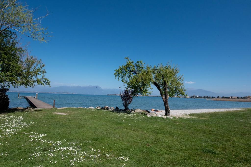 Appartamento Spiaggia Brema Сірміоне Екстер'єр фото